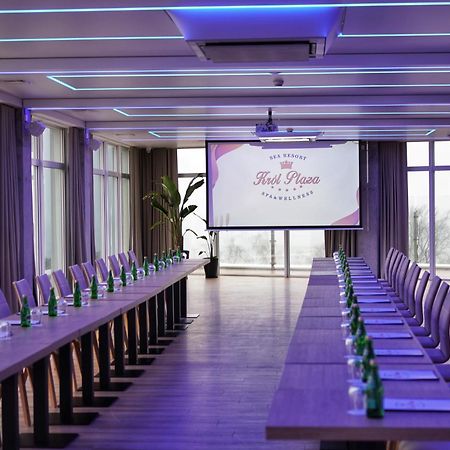 Resort Krol Plaza Spa & Wellness Ярославец Екстериор снимка