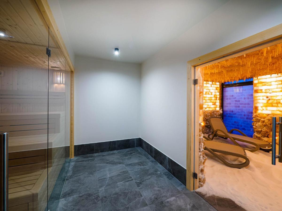 Resort Krol Plaza Spa & Wellness Ярославец Екстериор снимка